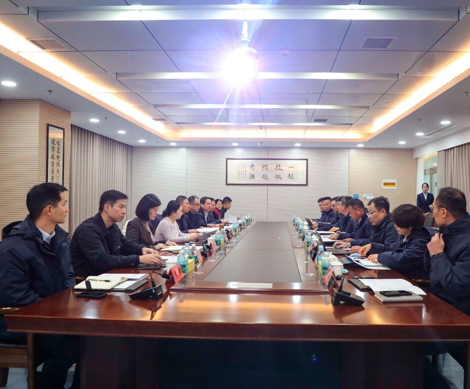 珠海交控集团党委书记、董事长蒋模平到秀强股份调研